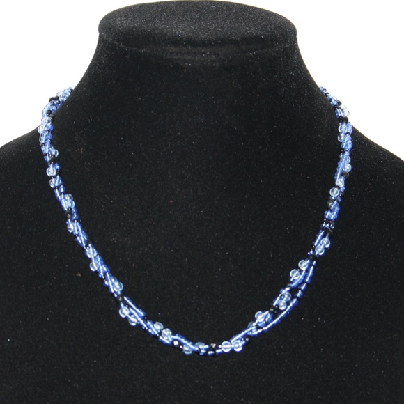 Beautiful blue beaded necklace 20"